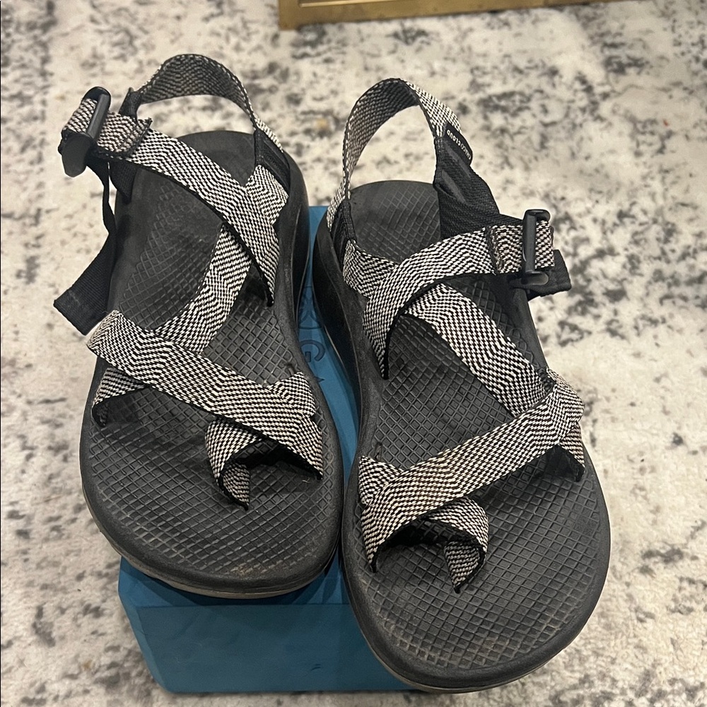 Chaco Women's Z/Cloud 2 Adjustable Strap Cushioned Sandal size 8